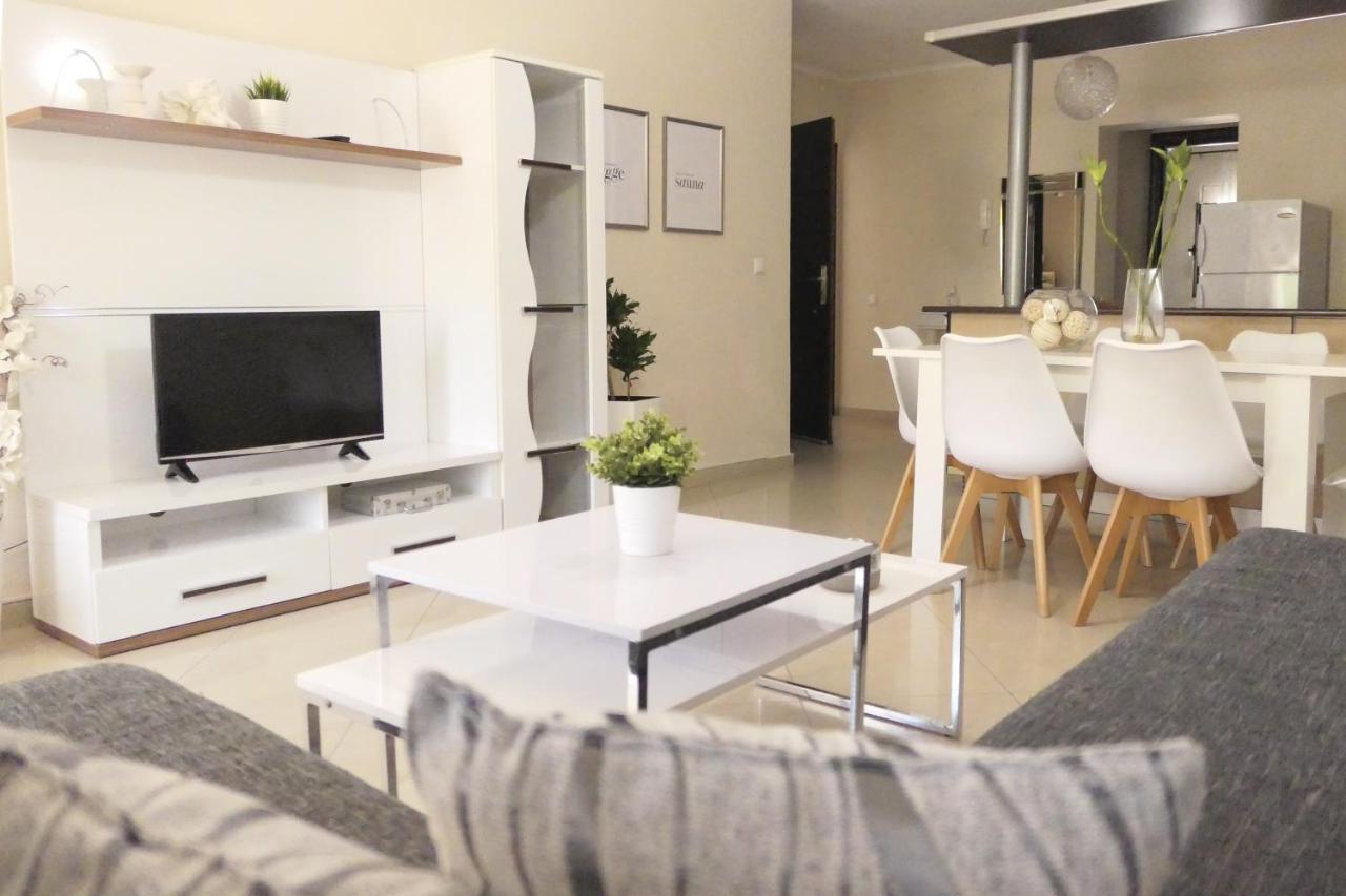 Sapphire & Ivory Luxury Apartments - كافالا المظهر الخارجي الصورة